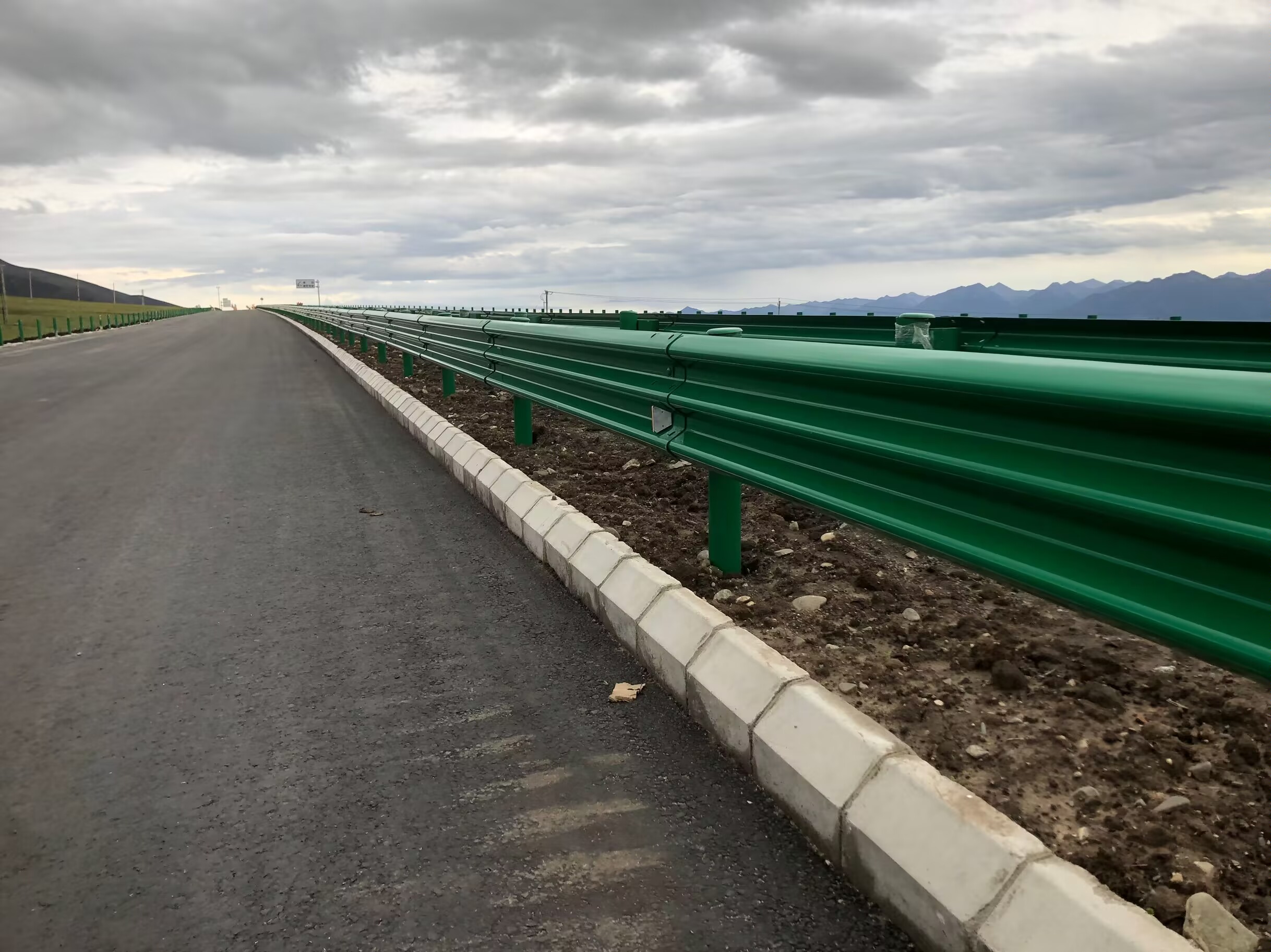 德格县乡村公路波形护栏三波波形护栏 - 推荐